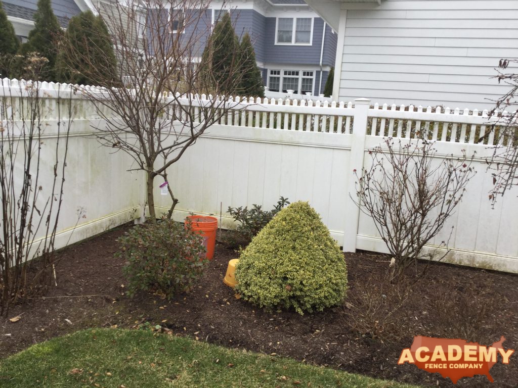 6' vinyl privacy fence installed by Academy Fence Company in Spring Lake, NJ - Monmouth County