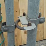 Chainlink fittings: Galvanized gravity hinge